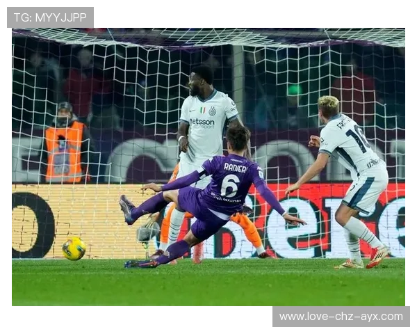 国米4-0横扫科莫，米兰3-2逆转登顶，意甲积分榜火爆