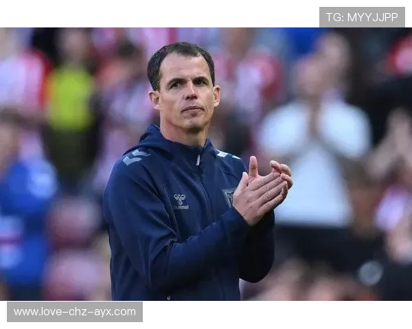 掌控足球比赛的艺术——桑德兰塔勒比背身护球转身甩动