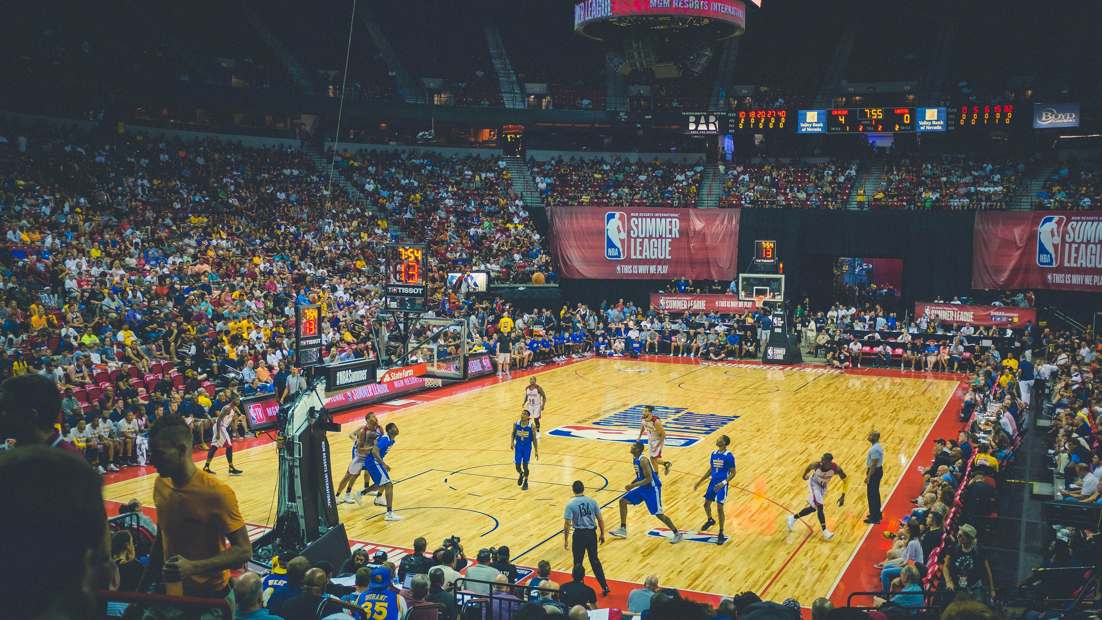 【精彩逆转】一场比赛中两次逆转引爆全场，体育比赛逆转